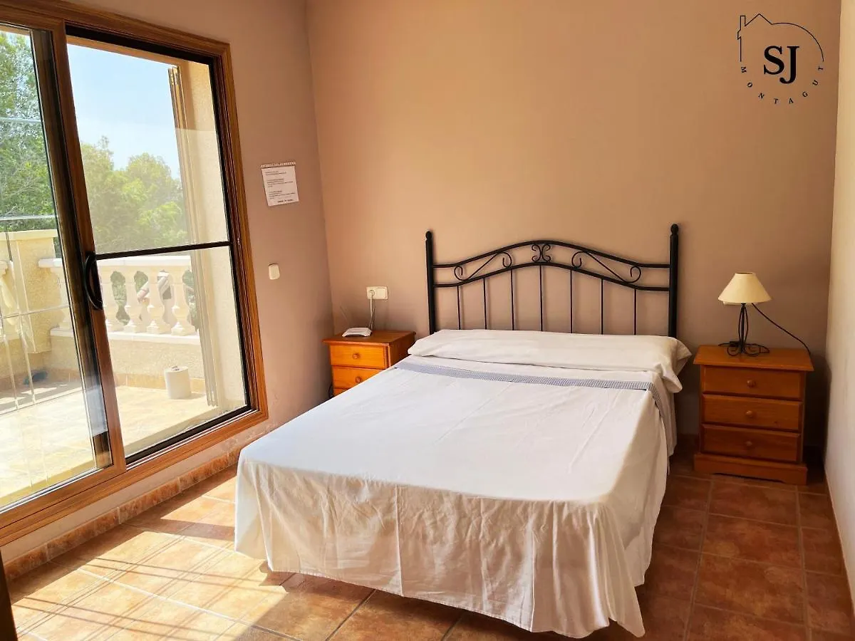 Chalet Con Piscina Les Tres Cales Holiday home